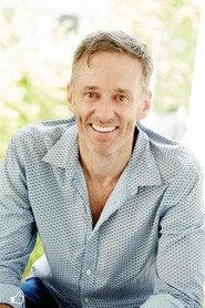 Dominic Stone as Detective Bill Tsapoutas in Bugs 2018