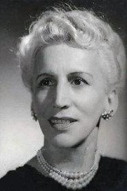 Margarita Robles as Viuda de Arévalo in A House Without Boundaries 1972