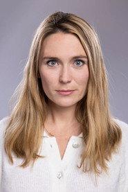 Charlotte Anne Bongaerts as Leen in Save Sandra 2021
