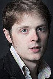 Antoine Linguinou as Le kiné in Musical Chairs 2015