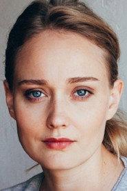 Ekaterina Shibaeva as Anna in Round and Round 2016