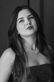 Jeni Christ as Ingrid Taubaté in Boto Cor de Rosa - O Maior Pegador de Casadas do Brasil 2023