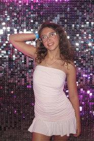 Alice Blakely as Hailey in A Pretty Boy's Guide to Getting a Girlfriend 2026