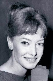 Jeannie Carson as Moira O'Shannon in An Alligator Named Daisy 1955