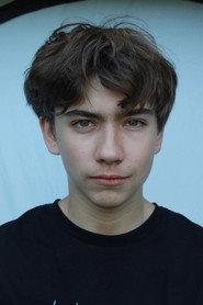 Valentin Speitel as Sam in Simulacre 2026