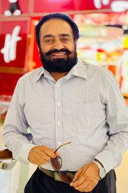 Bob Khaira as Inspector in Chaar Cup Chai 2022