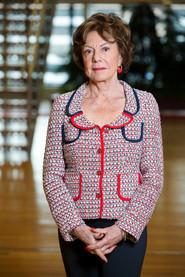 Neelie Kroes as Self in Taxibotsing 2017