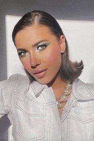 Malak Badawy as منيرة in Dracu Ra 2024