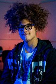 Alê Bonfim as Azul in Eus 2019