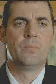 José Heuzé as Paul Assénat in Rien ne vaut la douceur du foyer 2018