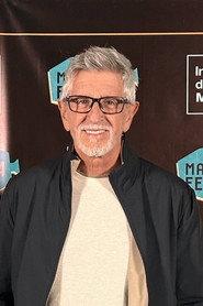 Antonio Hernández as Camillero 2 in La madre 1995