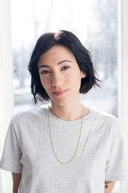 Zeynep Bozbay as Amiri in Bubbles 2025