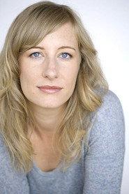 Lucy Wigmore as Olive Flyger in Falling Inn Love 2019