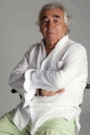 Julio Arnau as Mariano in Orgullo nacional 2016