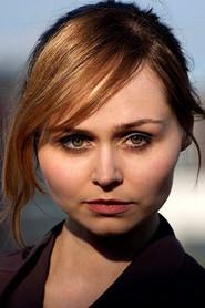 Jasmin von der Born as Woman 7 in 1000 Kings 2019