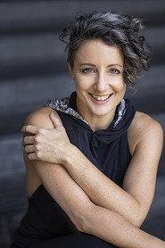 Eve Gordon as Woman in Tide 2010
