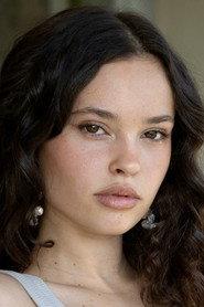 Abril Schapo as Abby in Las reglas del boxeador 2027