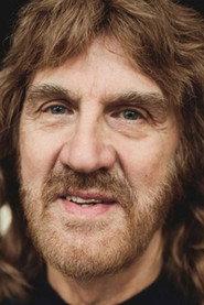 Geoff Nicholls as Tecladista in Black Sabbath: [1989] Headless in Russia 1989