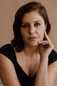 Adriana Sottomaior as Viviane in Ursa 2021