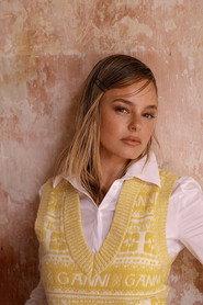 Yael Bar-Zohar as Yael in Cupcakes 2013