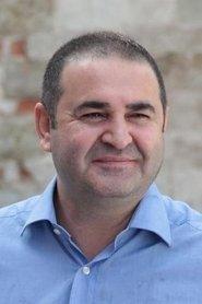 Şafak Sezer as Özgür in Kolpachino 4 4's 2024