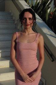 Lola Boulter as Lois in Wine Without Roses
