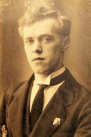 Semyon Antonov as Kolobov, cell secretary in The Parisian Cobbler 1927
