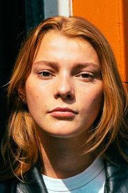 Livia Lamers as Steffie in A Family 2026