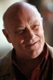 Michel Amphoux as Le curé in Le chasseur de la nuit 1993