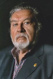 Oswaldo Viteri as el mismo in AUTORRETRATO 2008
