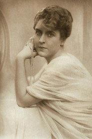 Magda Madeleine as in Der standhafte Benjamin 1917