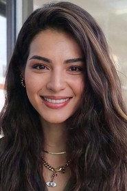 Melisa Aslı Pamuk as Esra in Coppers 2024