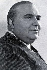 Federico Collino as Ragionier Belisario Malvurio in Non è vero... ma ci credo! 1952