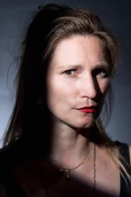 Eva Binon as Anna in Perfect Darkness 2016