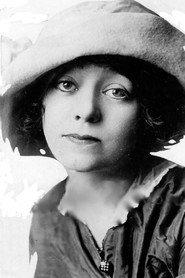 Maude Fulton as Bessie in Bare Knees 1928
