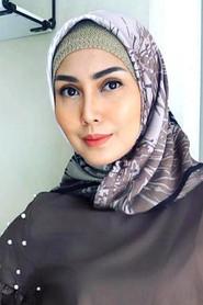 Fenita Arie as Amel in 12:00 AM 2005