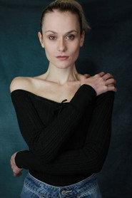 Annika Höfer as Carmen in Da hilft nur beten! 2023