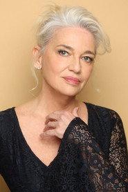 Yolanda Maure as Laura in Entre hermanos 1984