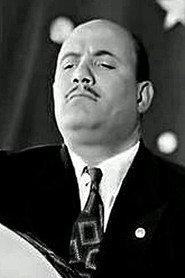 Salah Abdelhamid as كورس الربابة in Hanan 1944