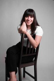 Silvia Machado as Laura in Palabras Perdidas 2026