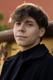 Fabio Stolp as Ulrich, 23 in Reueschwur 2024