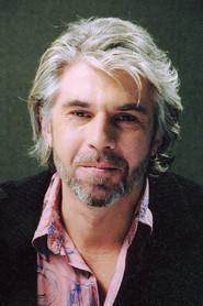 Roman Kheidze as друг Жени in Terapiya Lyubovyu 2010