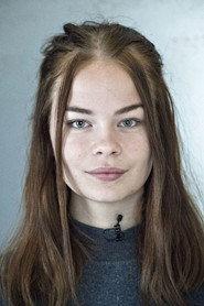 Frieda Krøgholt as Pernille in Young 2021