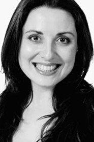 Angele Galea as Martha in Unur, Fama u Glorja 2026