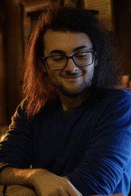 Davi Dalago as Voice in Ao Cair da Neve 2022