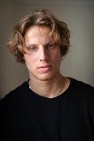 Vadim Agid as Archibald in Les SEGPA 2022