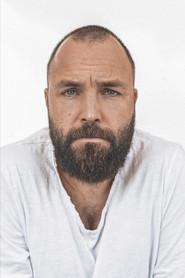 Isaak Dentler as Rezeptionist in A Good Summer 2011