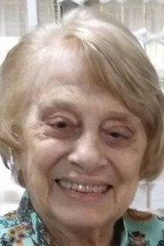 Águeda Restaino as Mirtha in Kini 2020
