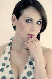 Nelly Lacayo as Office Worker in Pause 2013