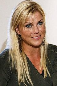 Josefin Nilsson as Self in Ainbusk - en vinterresa 2001